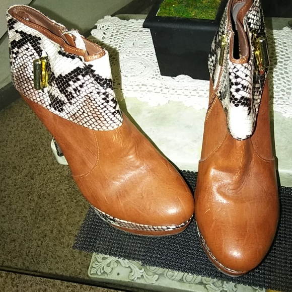 ANNE MICHELLE HEELS - Picture 1 of 4